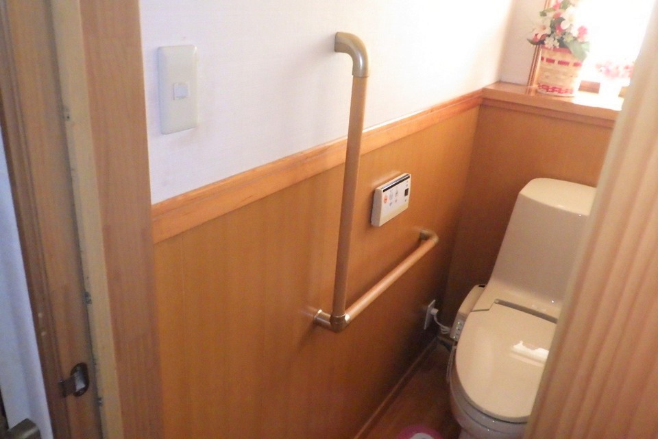 【住宅改修】トイレ内 手すり取付の画像