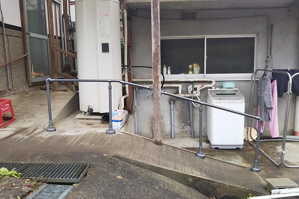 【住宅改修】屋外手すり取付の画像